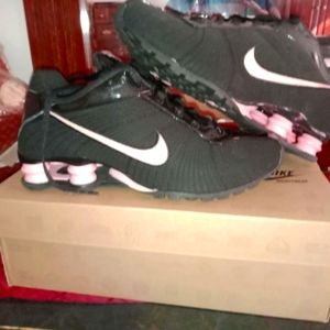 Women's Nike Shox